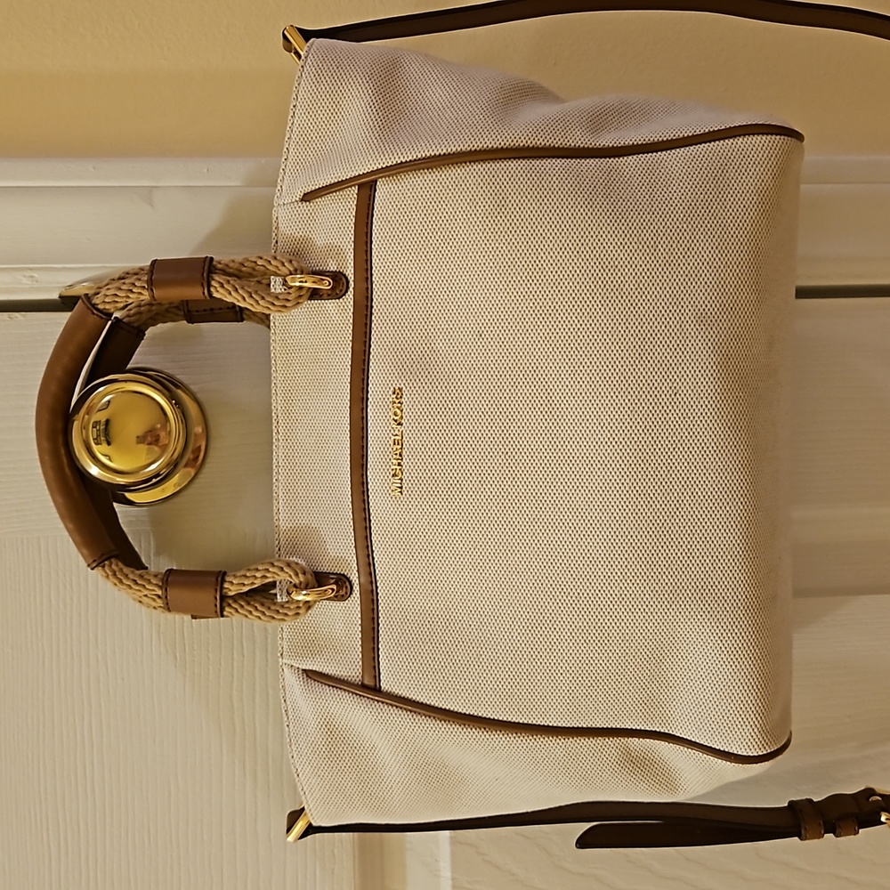 LIKE NEW MICHAEL KORS TALIA CROSSBODY HANDBAG